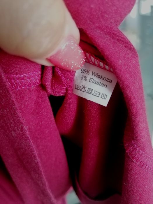 Ciemno różowa sukienka Polka