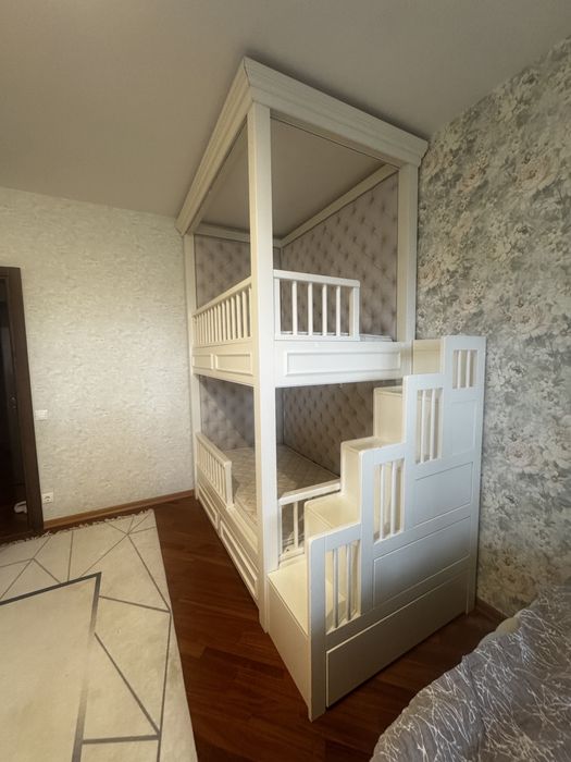 Дитяче двухповерхове ліжко