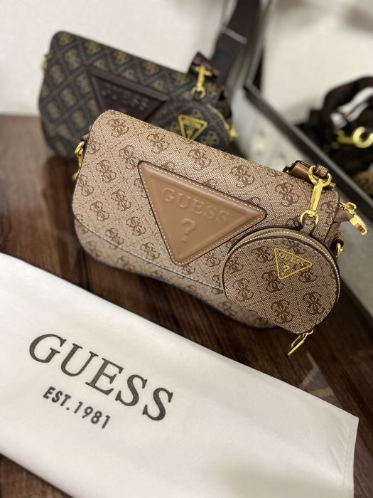 Сумочка бренду Guess