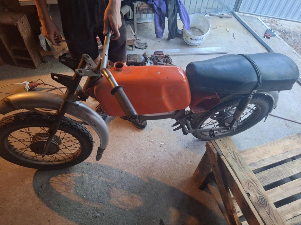 Kompletna rama i części jawa mustang