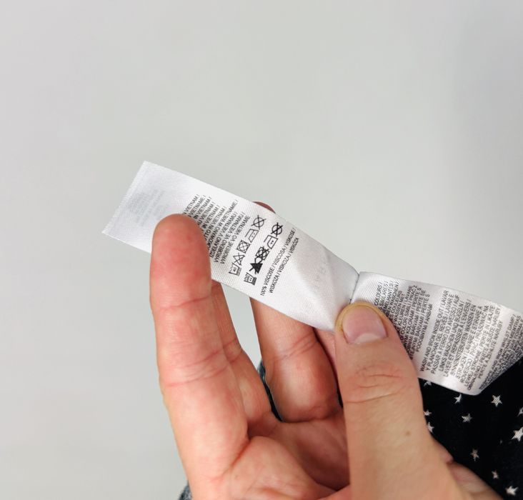 Czarne szorty z kopertowym przodem i drobnym wzorem w kropki XXS 32