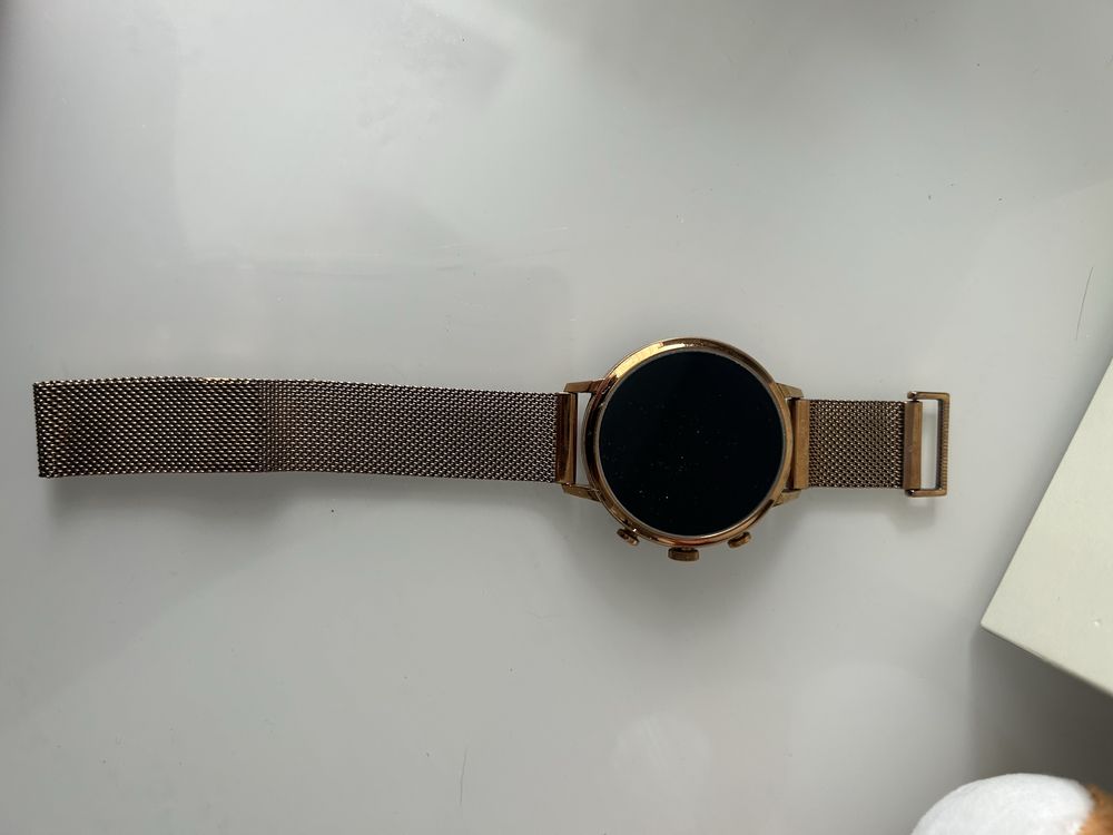 Smartwatch Fossil pudełko