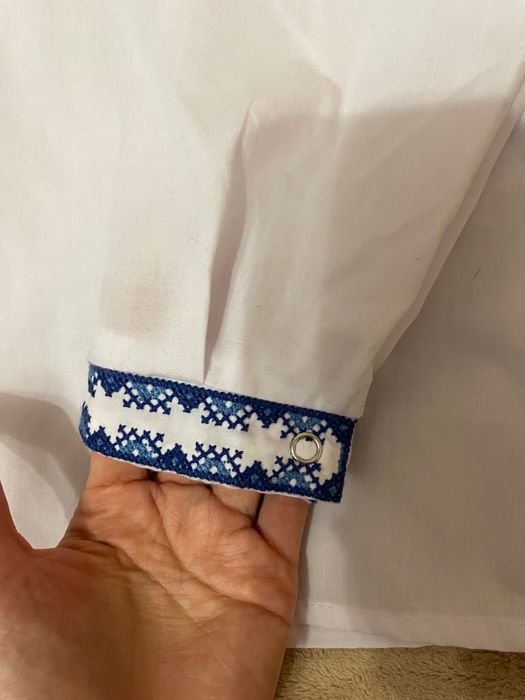 Вишиванка для хлопчика 8/9/10 років в ідеальному стані біла