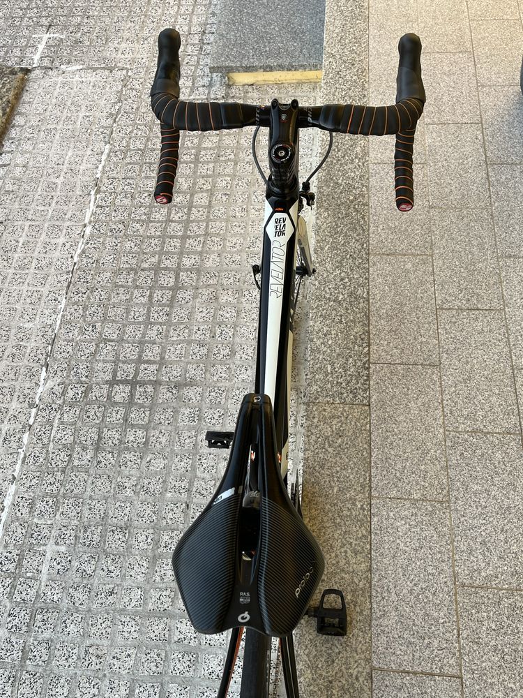 KTM Revelator Prime. Carbono.