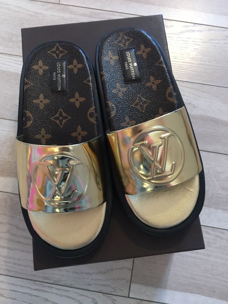 Босоніжки, Шльопанці Louis Vuitton, нові