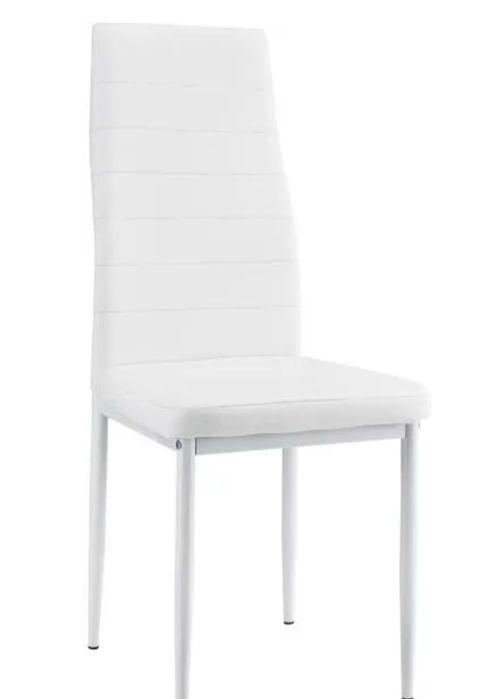 Dwa biale krzesla pikowane dlugie siedzisko