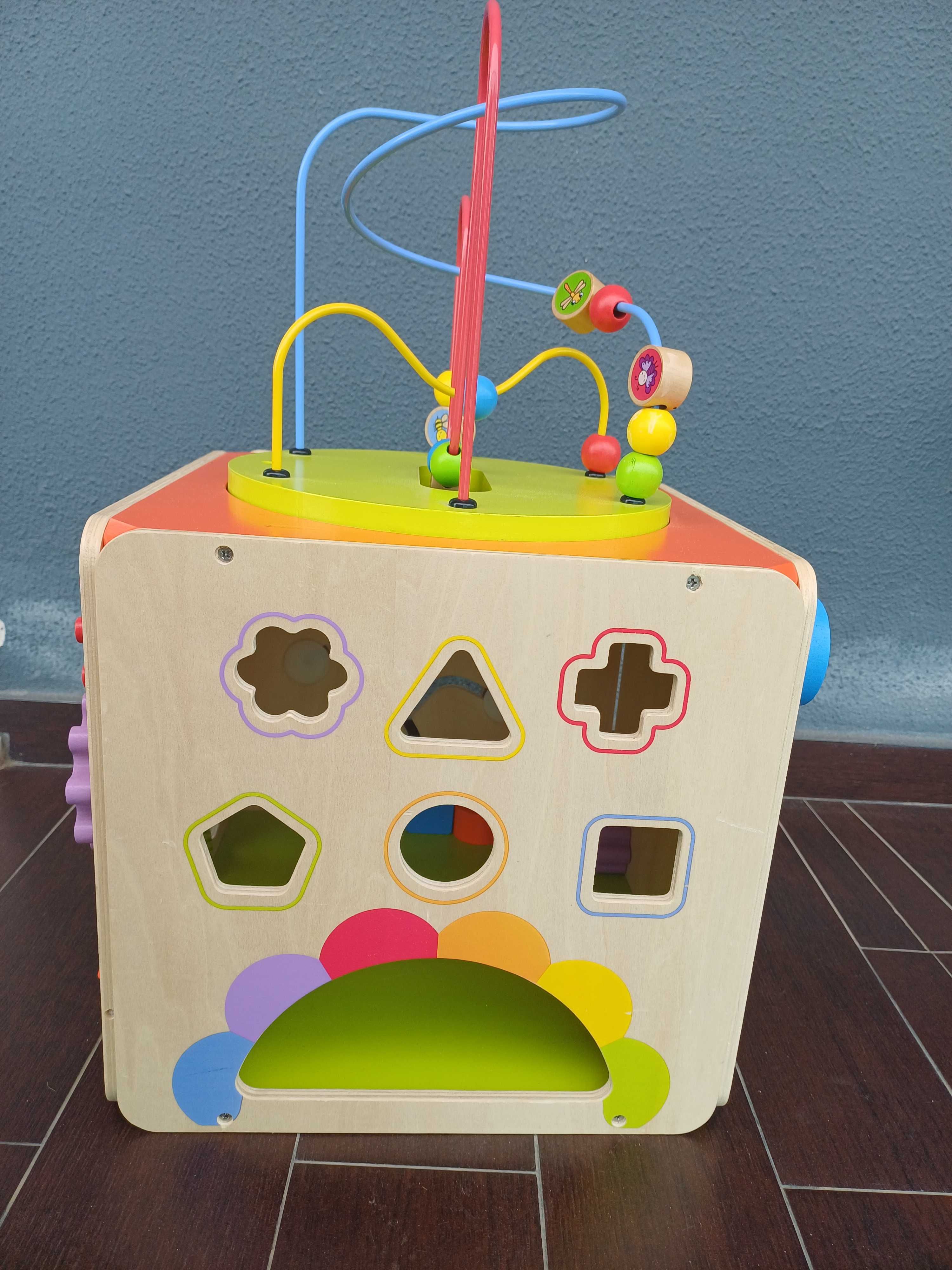 Brinquedo cubo de Madeira para crianças