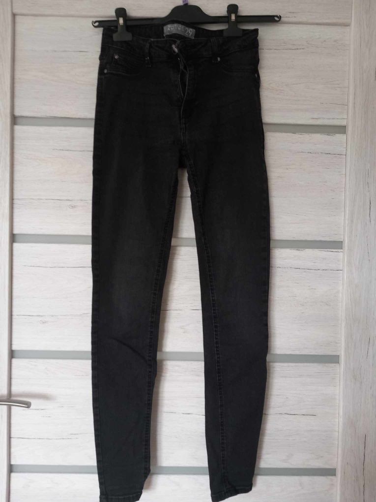 Czarne spodnie jeansy dżinsy rurki Amisu