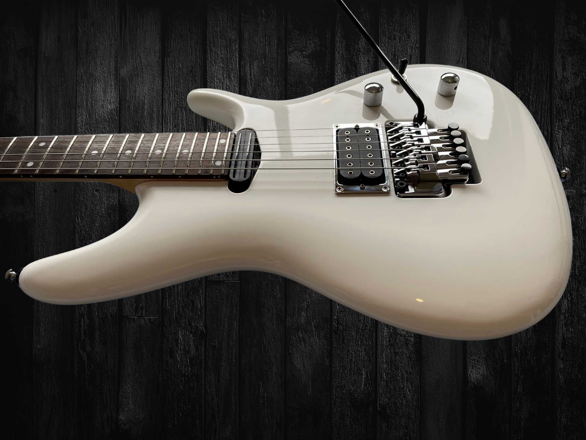 Guitarra IBANEZ JS 140- Joe Satriani (Com Hardcase)-troco p/ FENDER ST