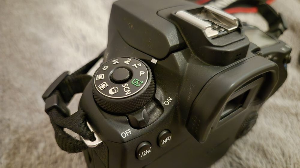 Lustrzanka Canon Eos 90d