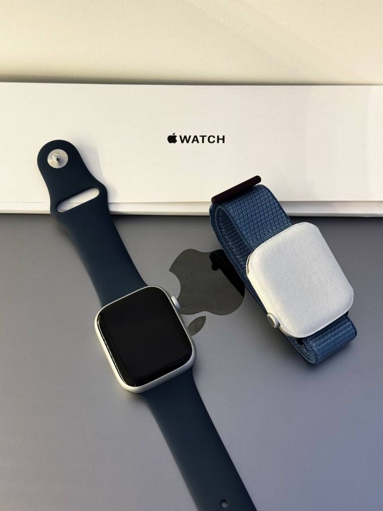 Apple watch 9 45 Silver Aluminum Case with Winter Blue Sport Loop