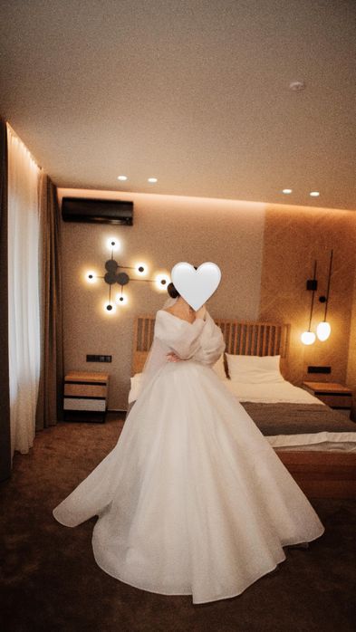 Весільна сукня