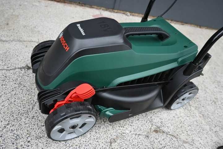 BOSCH CITYMOWER 18V-32-300 Kosiarka akumulatorowa 32cm + akumulatory