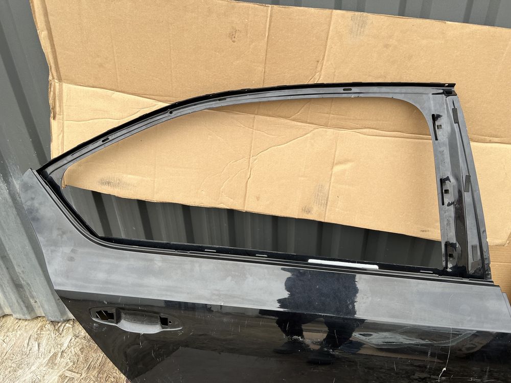 Двері задня права для Skoda Octavia A7 (2012-2020) 5e5833601 хетчбек