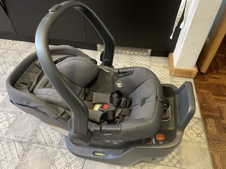 Ovinho + Isofix Uppababy como novo