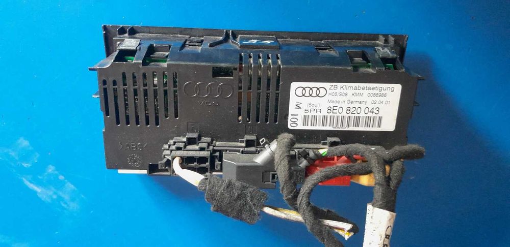 Panel sterowania klimatyzacji nawiewu Audi A4 B6 8E0'820043