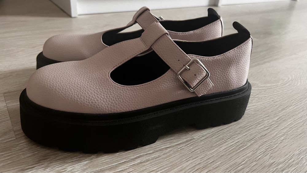 Туфлі в школу Zara - p. 38 в стилі Dr Martens