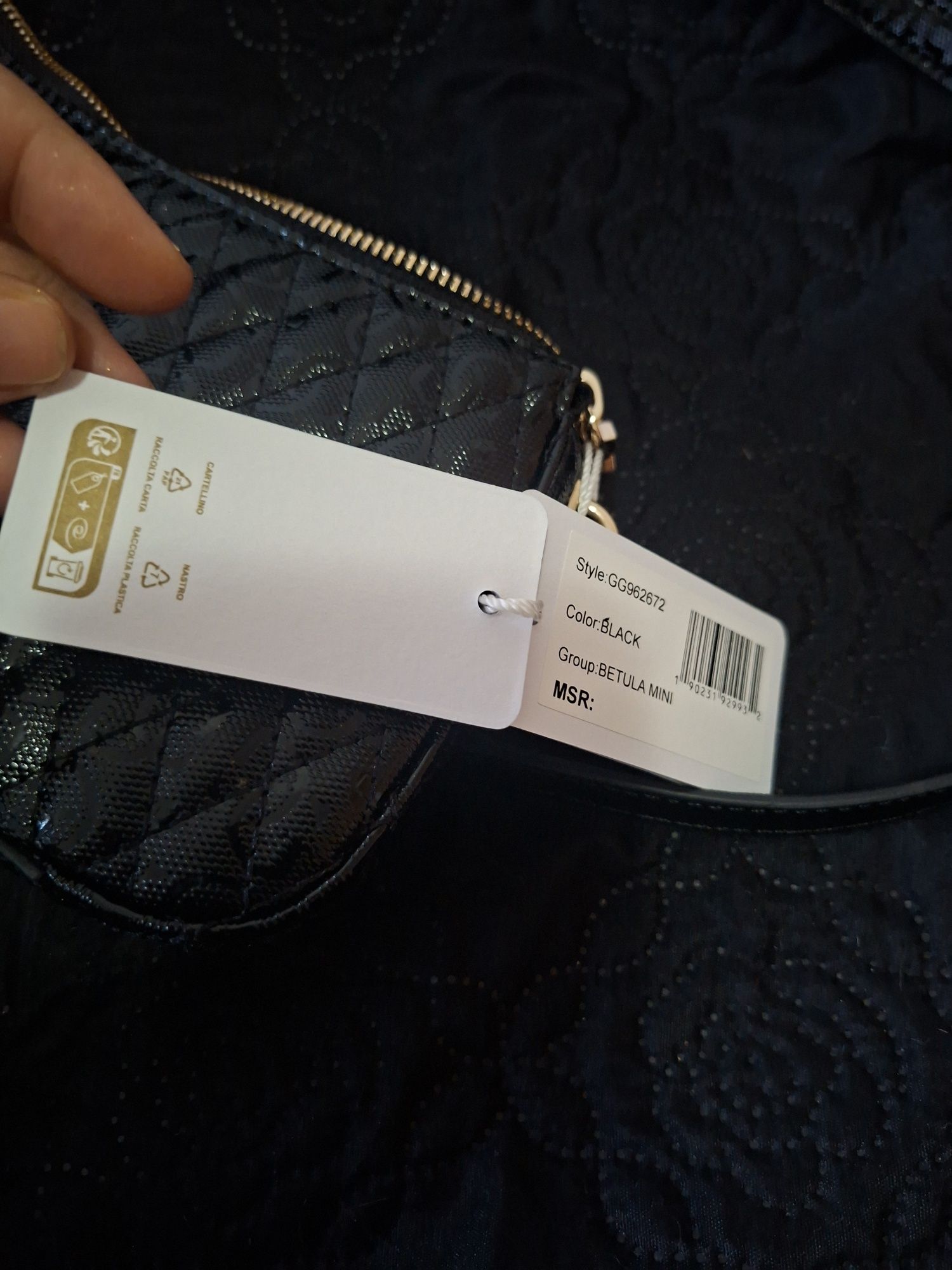 Mala Guess preta