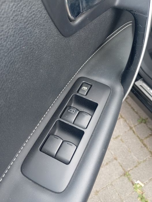 Nissan Qashqai 2.0dci 4x4 automat klima navi alu panorama skóra
