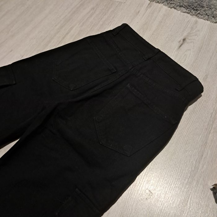 Damskie jeansy czarne z wysokim stanem i z sześcioma kieszeniami