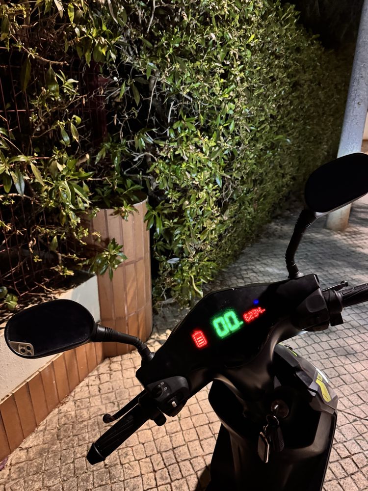 Mota eletrica com carregador e docomentos