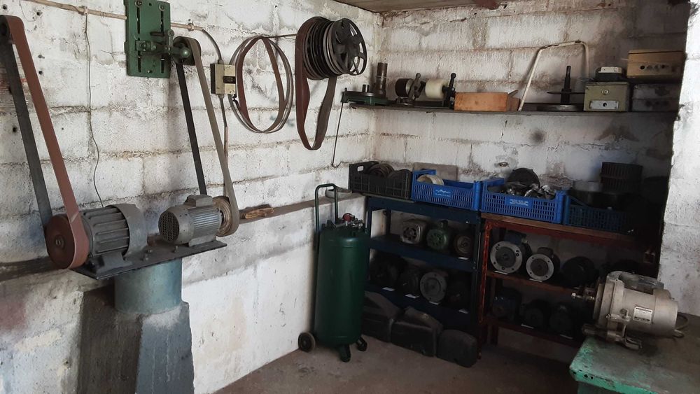 Motores elétricos de vários tamanhos