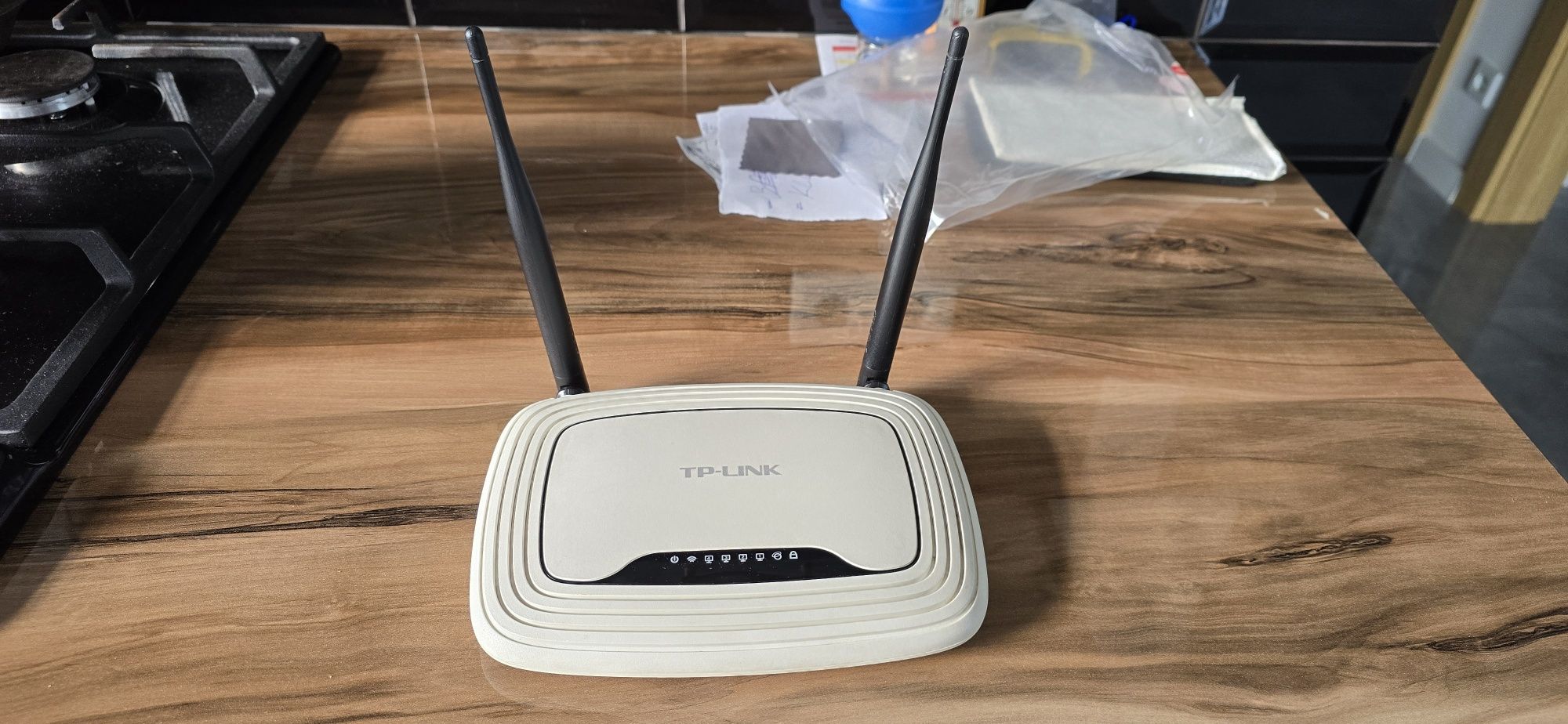 Router TP-Link 300Mb/s  TL-WR841N w super stanie ,jak nowy!!!