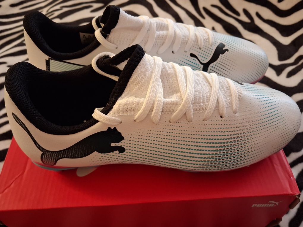 Korki na boisko Puma 37.5 białe