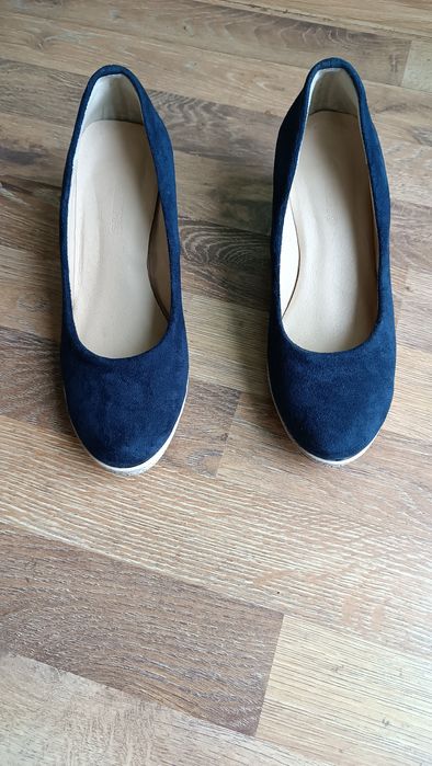 Zamszowe czółenka 37