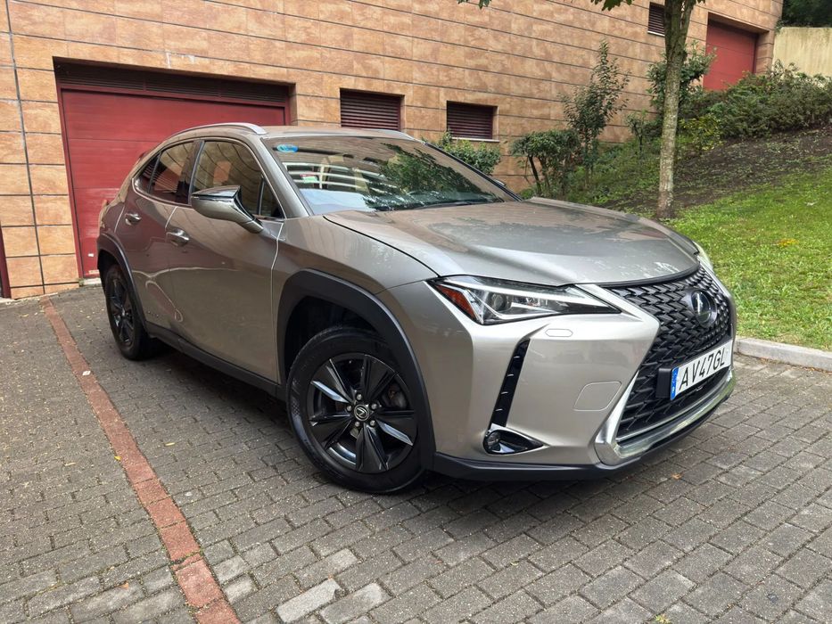Lexus UX 250h Business