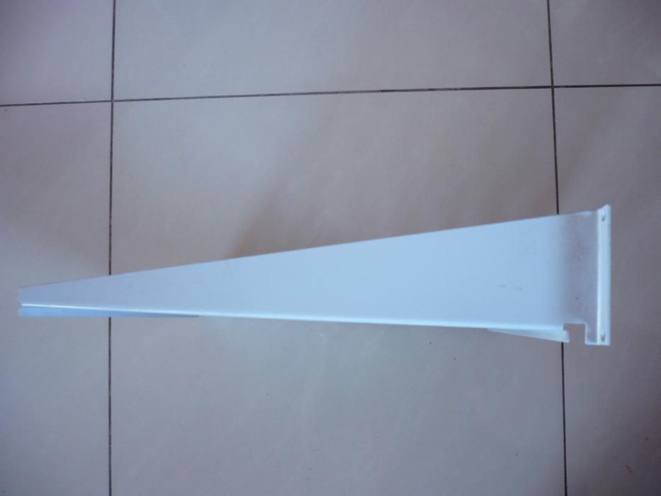 Półka metalowa koloru szarego