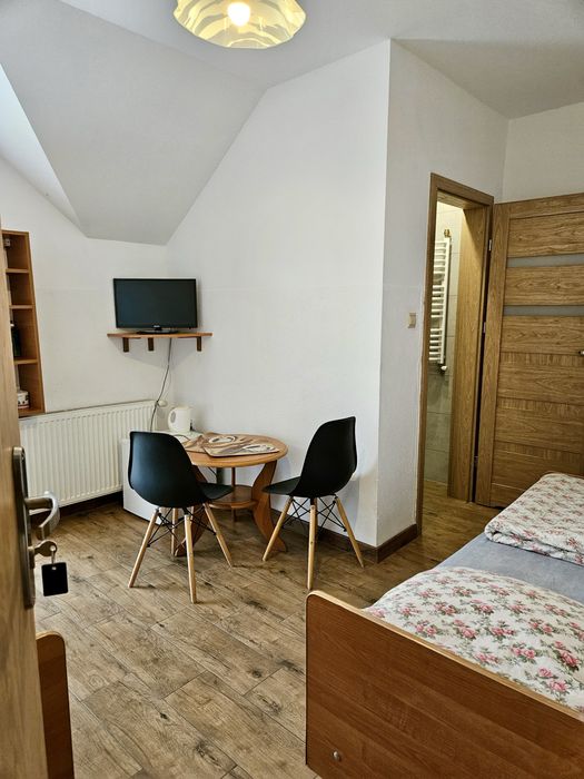 WOLNE POKOJE nocleg weekend wakacje Złoty Potok domek Jurze śląskie