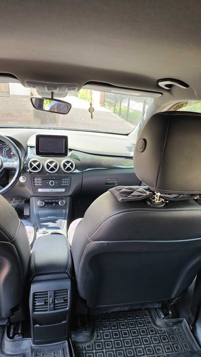 продам автомобіль MB 250e (електро)