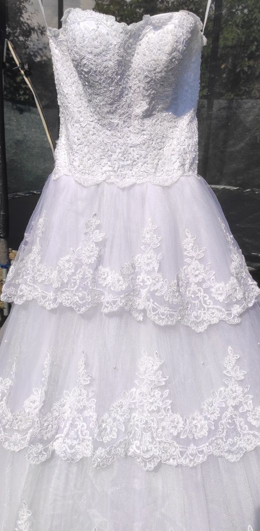 Весільна сукня, біла сукня