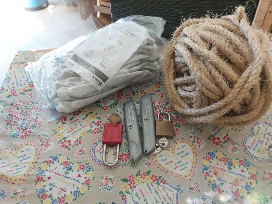30 metros de corda sisal 10 pares de luvas 2 Siszatos 2 aluquetes