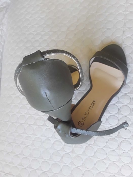 Buty szpilki Body Flirt rozm. 41