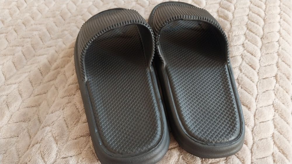 Шльопанці 36розмір