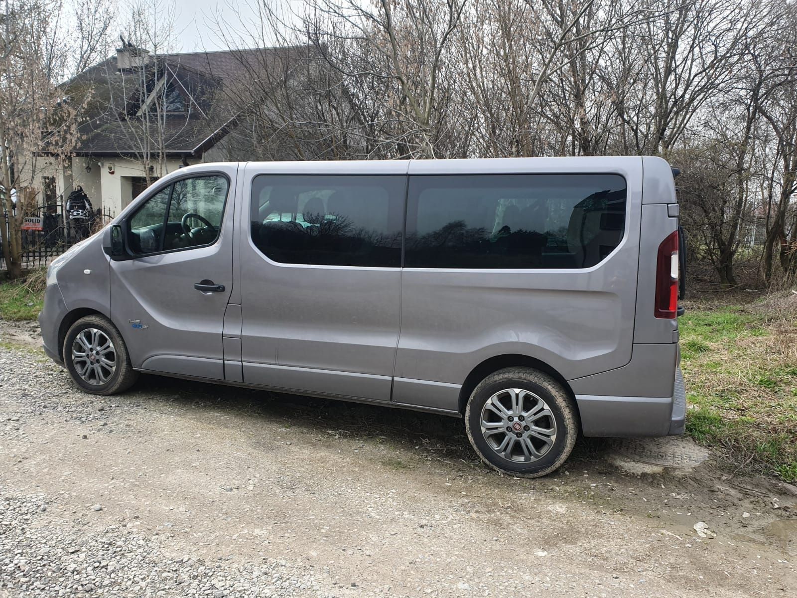 Busy 9 osobowe Wynajem Renault Trafic 3 Vivaro Talento