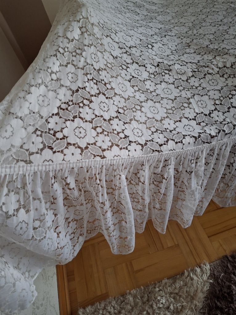 Firanka z falbaną.