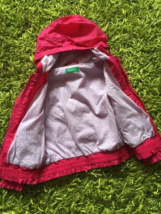 BENETTON wiosenna kurteczka rozm. 90 cm