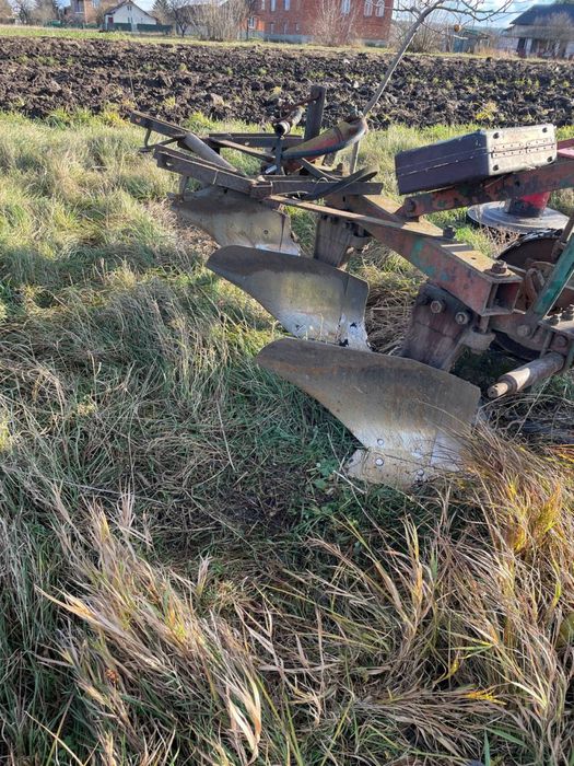 Продам плуг ПЛН 3 по 35