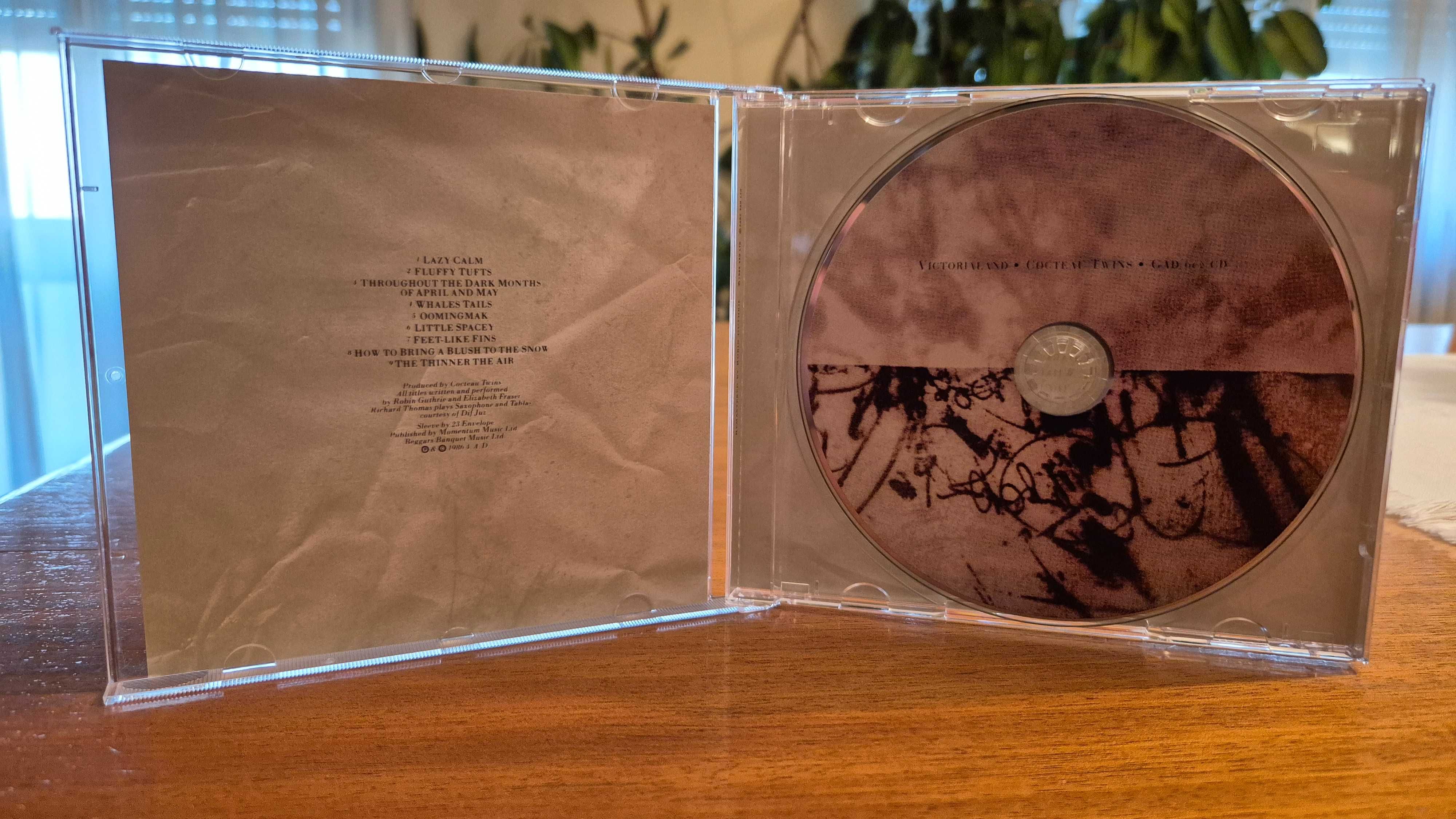 Vendo CD de música "Victorialand", dos incontornáveis COCTEAU TWINS !