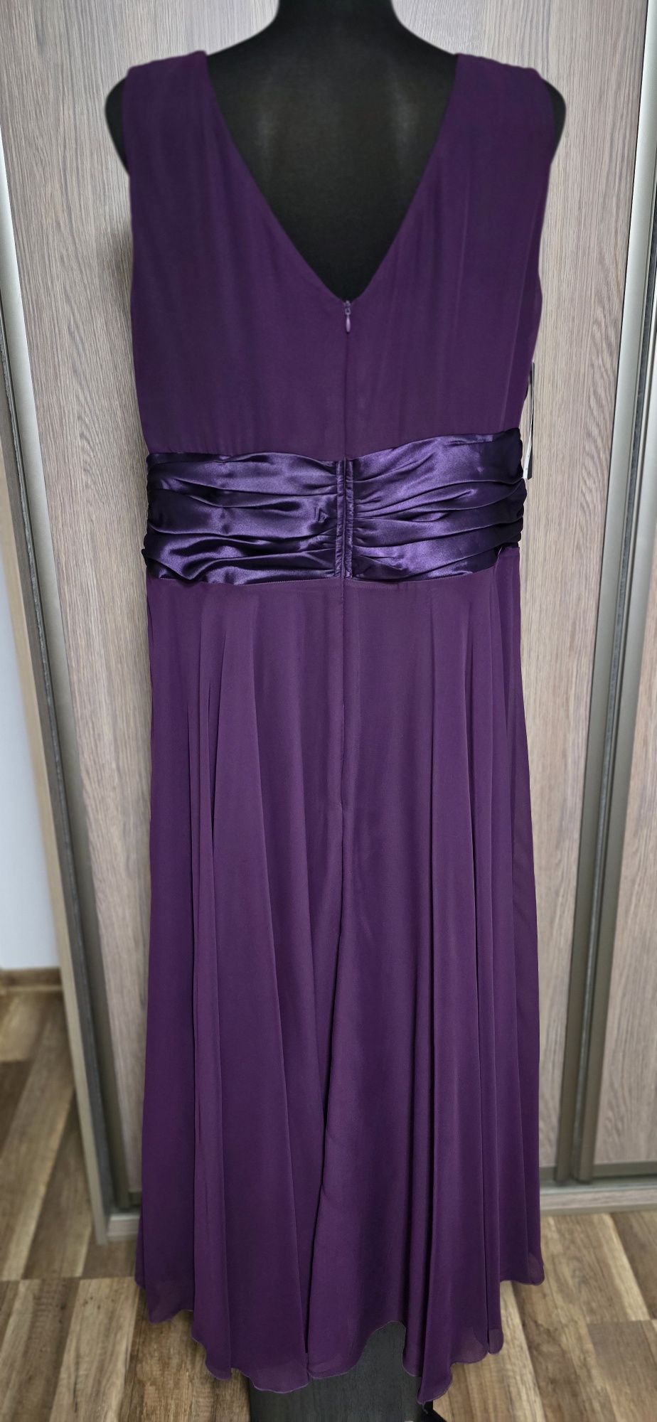 Suknie Wieczorowa W Kolorze Fioletowym -- Plus Size -- Roz. 5XL/50/22