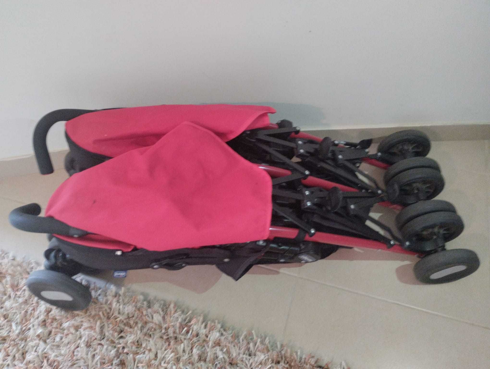 Carrinho de passeio de gemeos