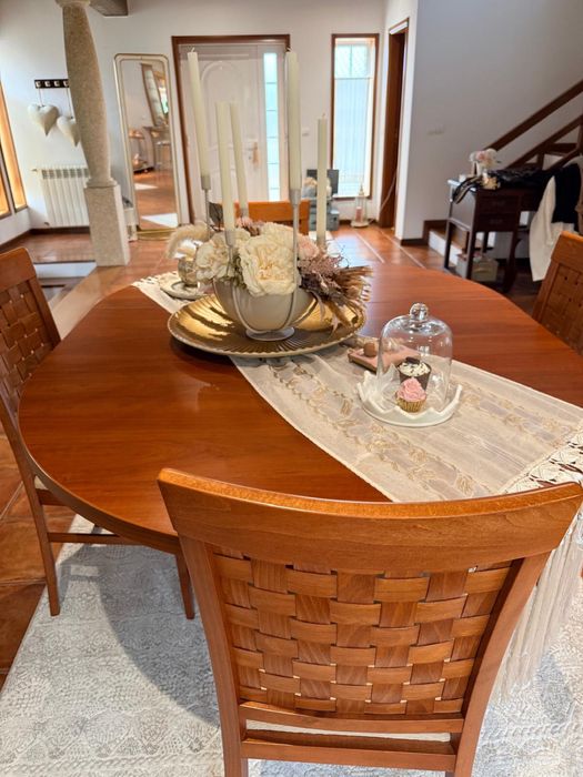 Conjunto mesa extensivel + 4 cadeiras