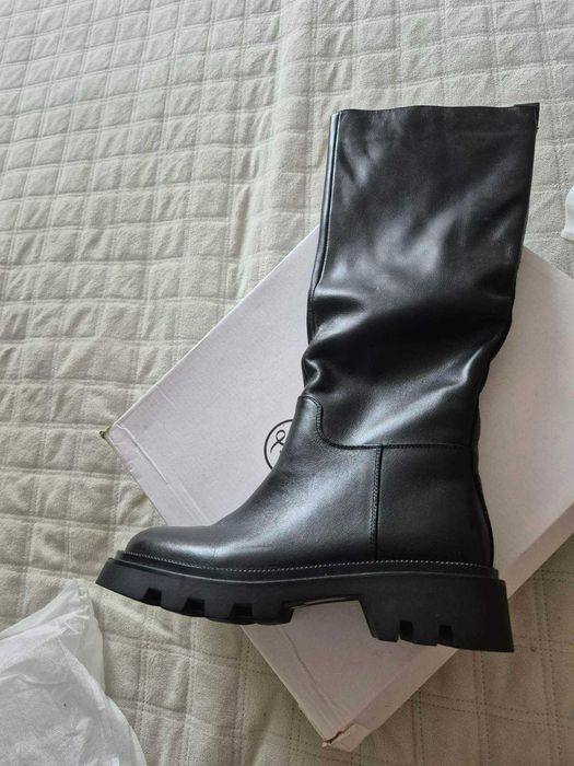 Нові шкіряні чоботи Estro на флісі. Розмір 38 (Не вдягались)