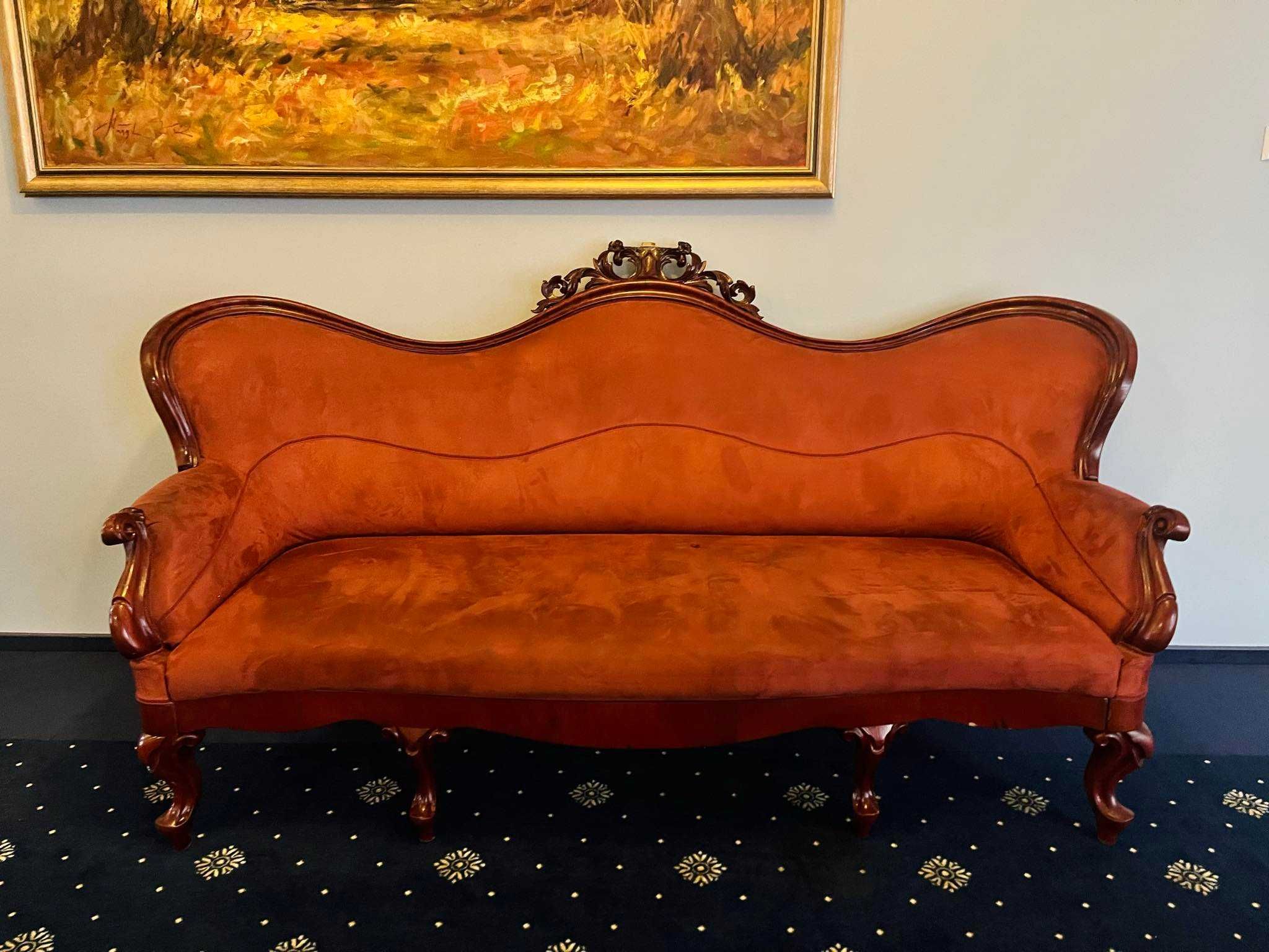 Sofa Ludwikowska – aksamitna czerwień – 500 zł