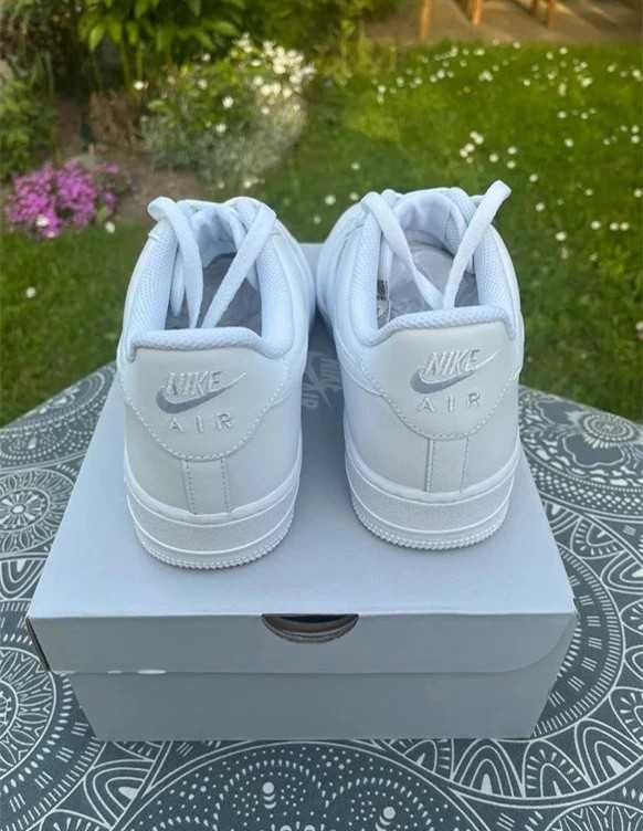 Nowy i oryginalny Nike Air Force 1 Low '07 White EU41