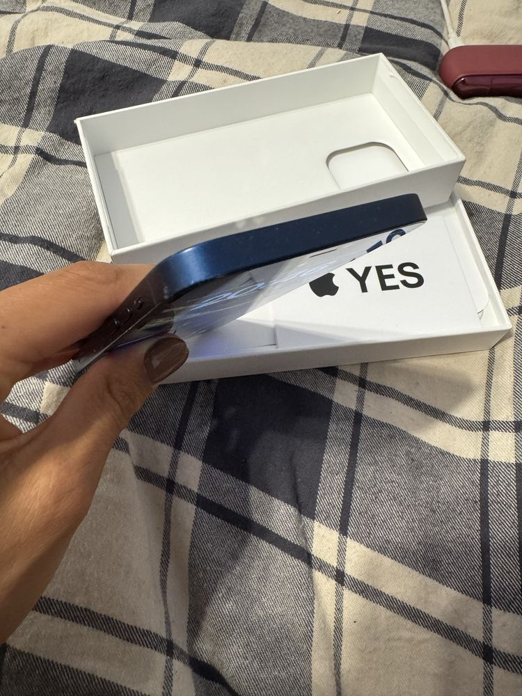 iPhone 12 на64гб