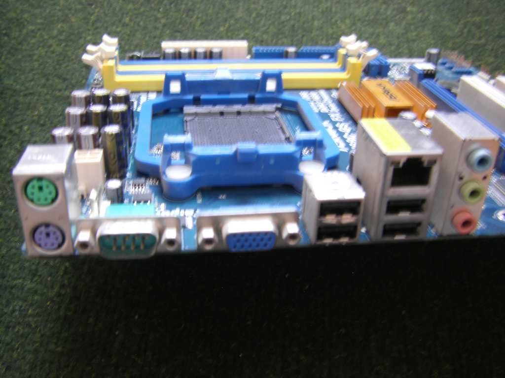 Płyta główna Asrock N68C-GS FX + części i akcesoria komputerowe